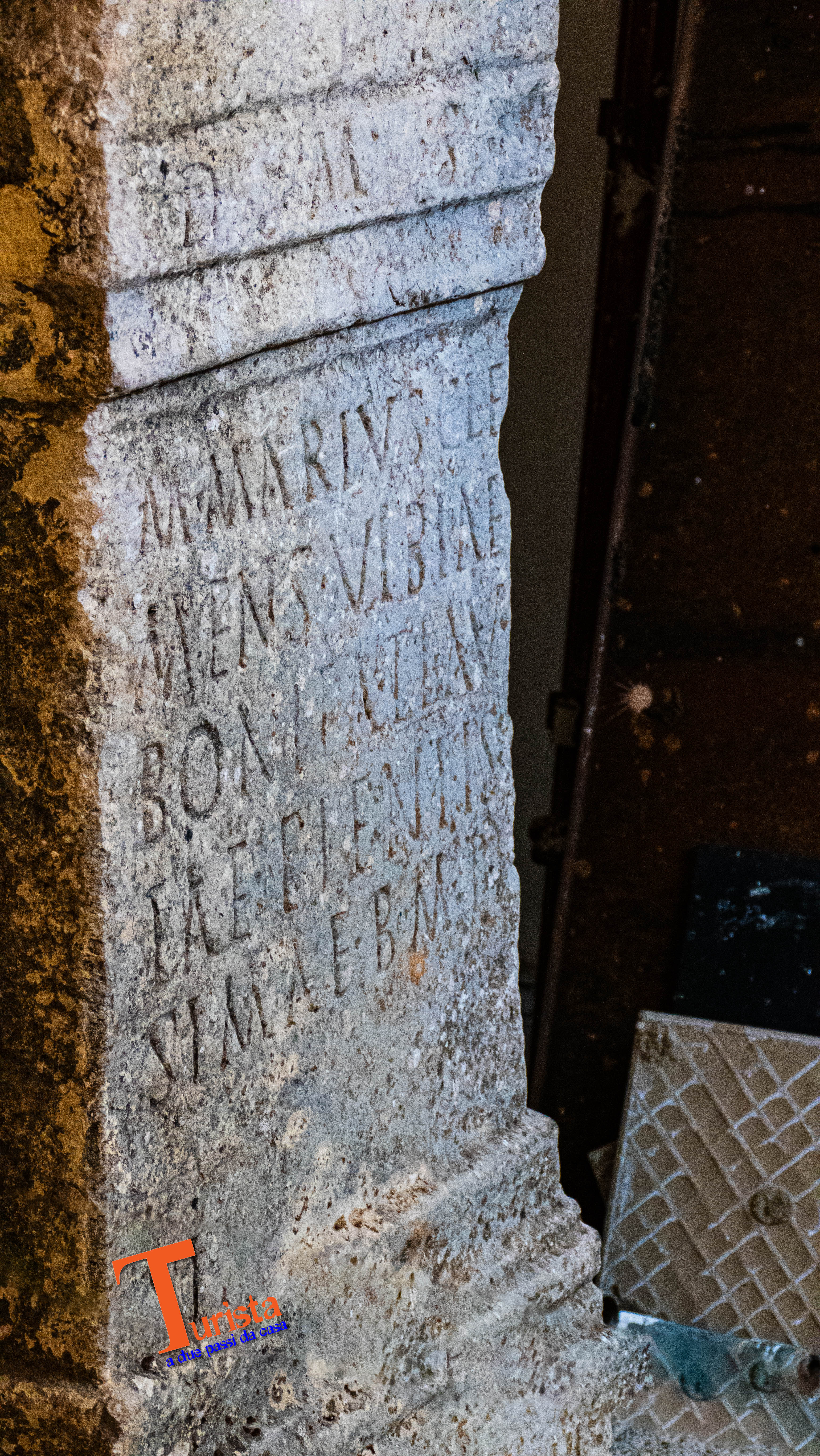 Agnone, Stele Vibia Bonitas - Turista a Due Passi Da Casa