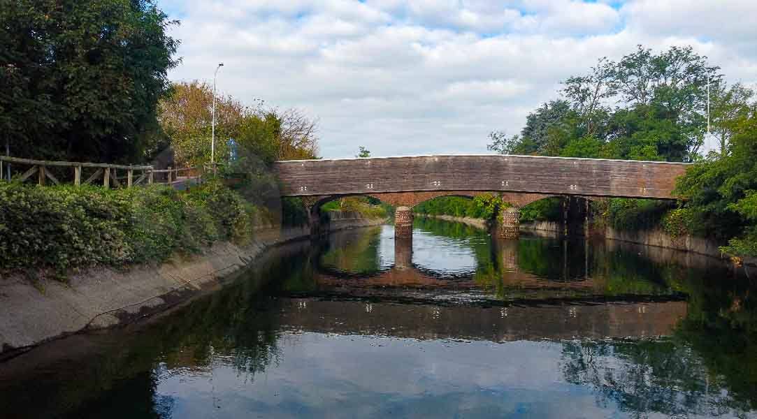 Uno dei  ponti sul Canale Villoresi a Busto Garolfo - Turista A Due Passi Da Casa