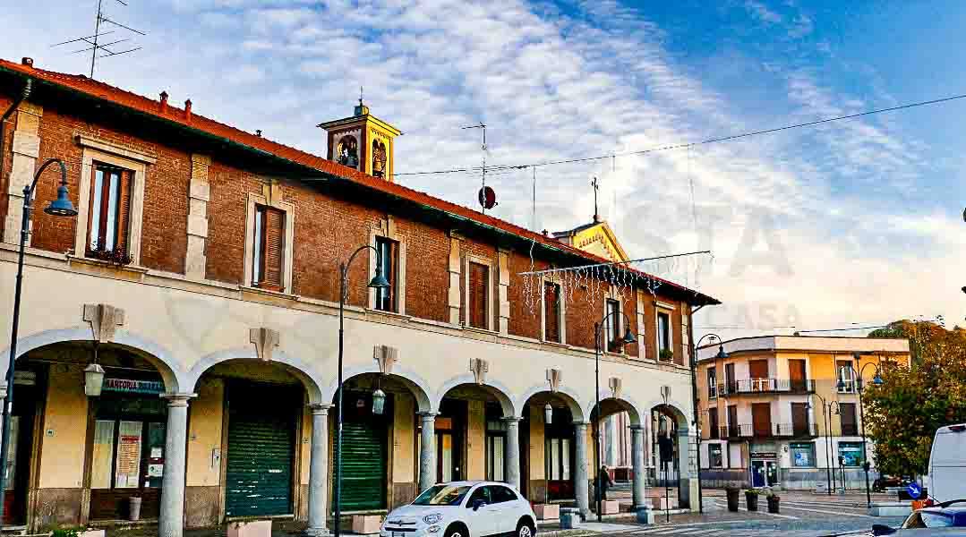 Piazza Lombardia, portici Borsa - Turista A Due Passi Da Casa