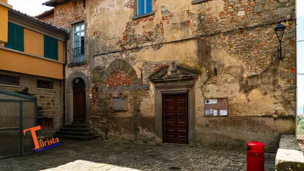 Loro Ciuffenna, Palazzo Conti Guidi di Romena - Turista a Due Passi Da Casa