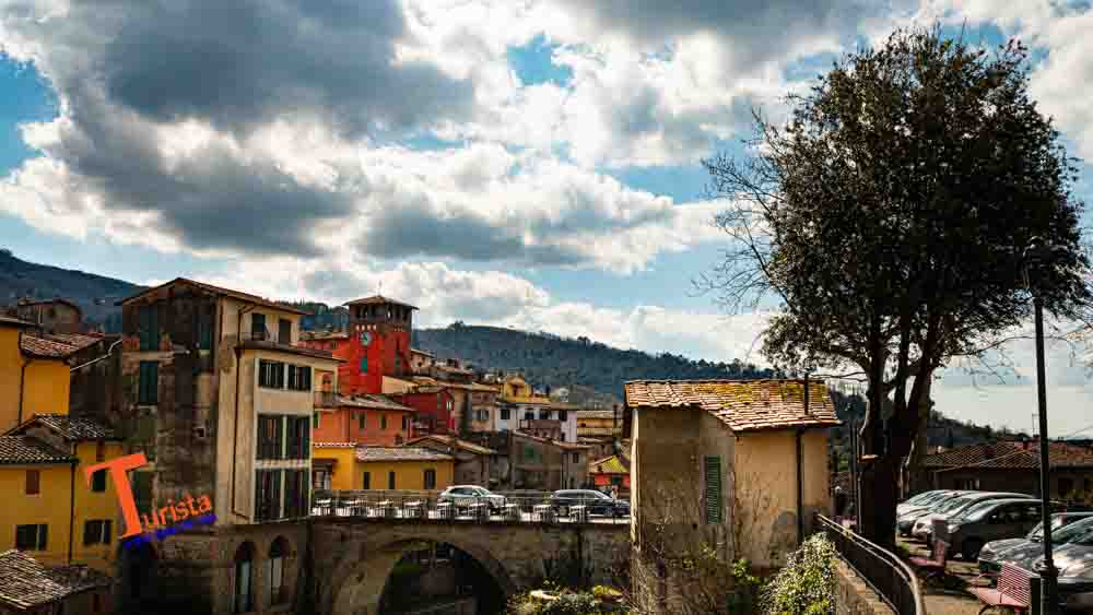 Loro Ciuffenna, panorama - Turista a Due Passi Da Casa
