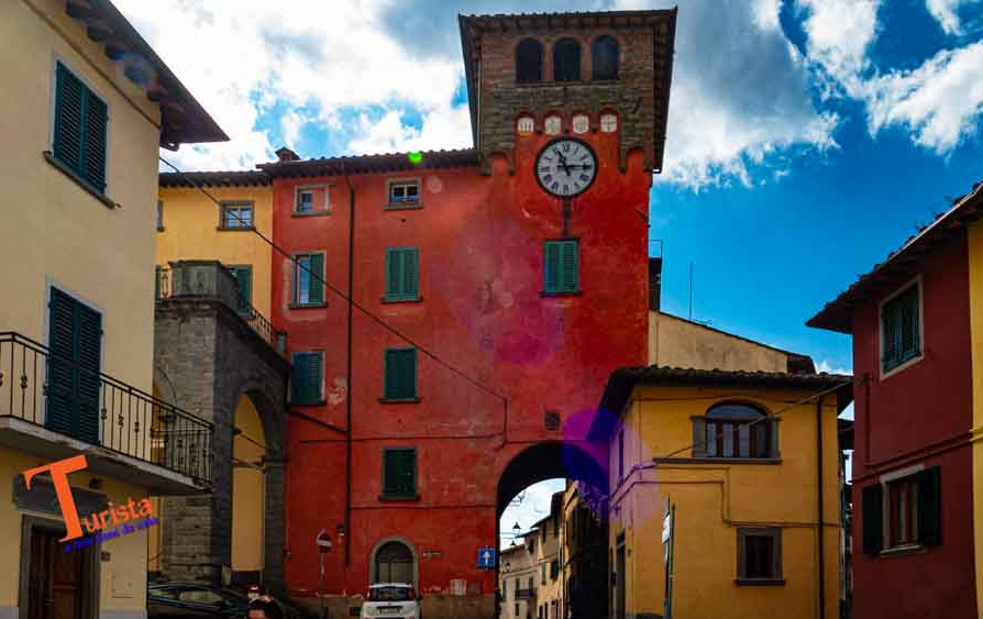 Loro Ciuffenna, Torre dell'Orologio - Turista a Due Passi Da Casa