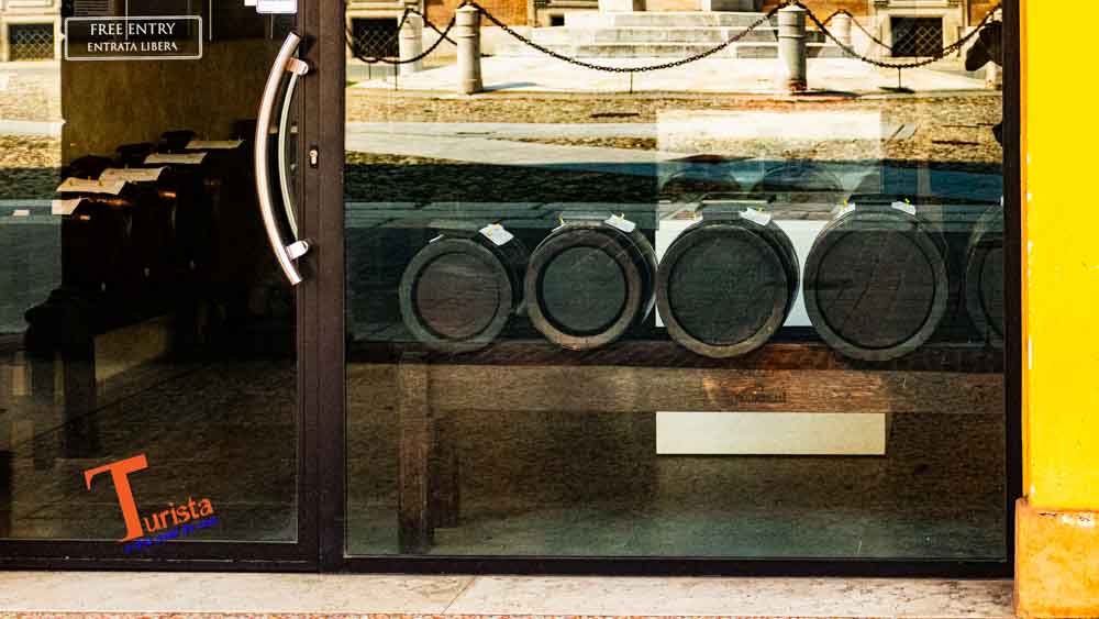 Modena, negozio di Aceto Balsamico- Turista a Due Passi Da Casa