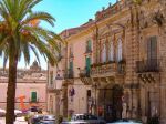 Ragusa Ibla, piazza Duomo- Turista a Due Passi Da Casa