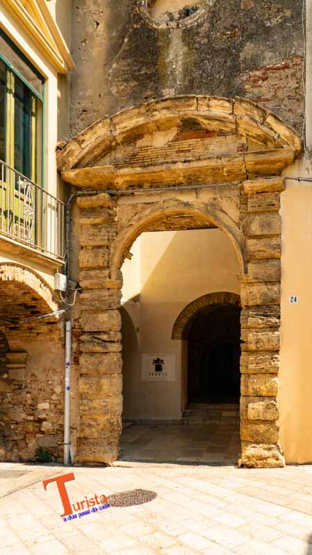 Termoli, scorcio del Borgo Vecchio- Turista a Due Passi Da Casa