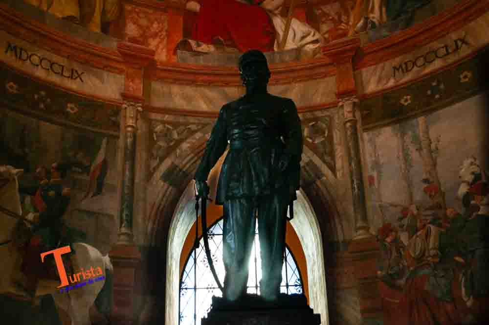 San Martino della Battaglia, Statua a Vittorio Emanuele II- Turista a Due Passi Da Casa