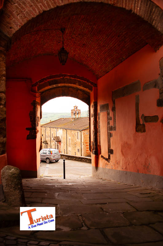 Monterchi, Porta d'ingresso al borgo- Turista a Due Passi Da Casa