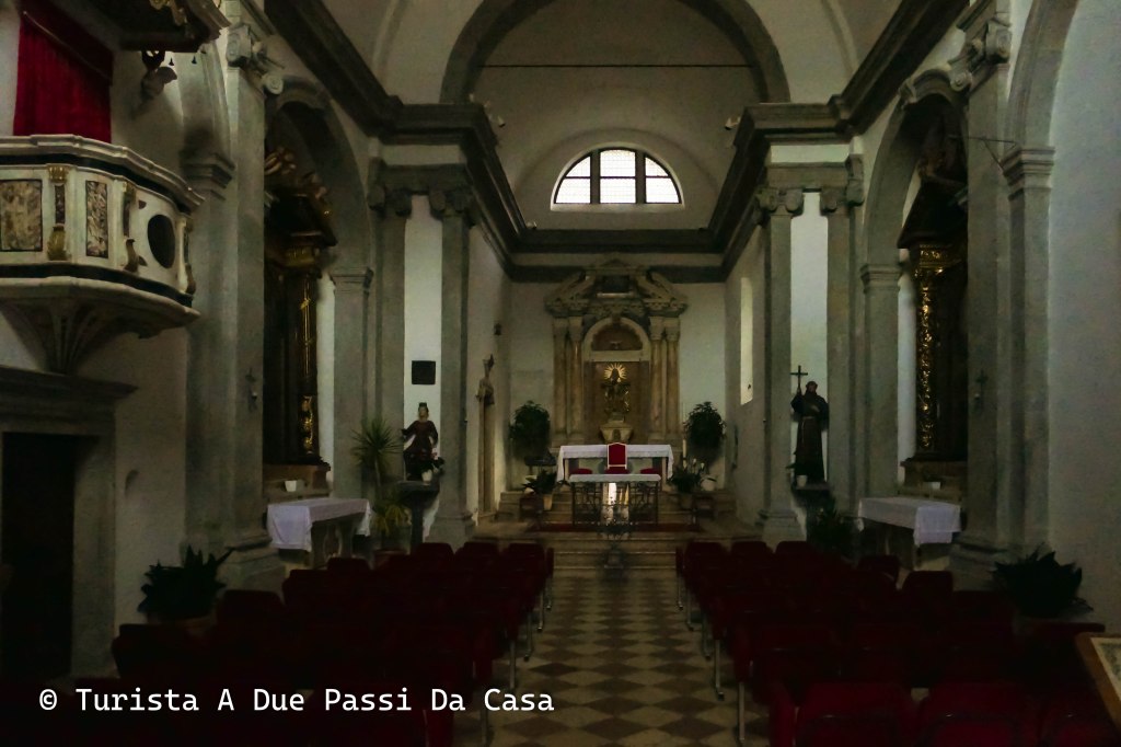 Nago Torbole, chiesa Santisisma Trinità, interno- Turista A Due Passi Da Casa