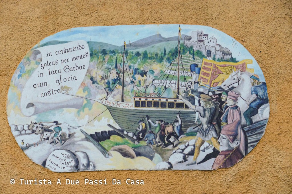 Nago Torbole, murales- Turista A Due Passi Da Casa