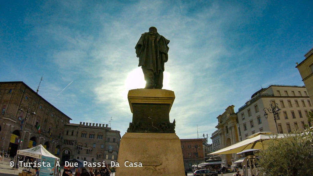 Parma, Piazza Garibaldi- Turista A Due Passi Da Casa