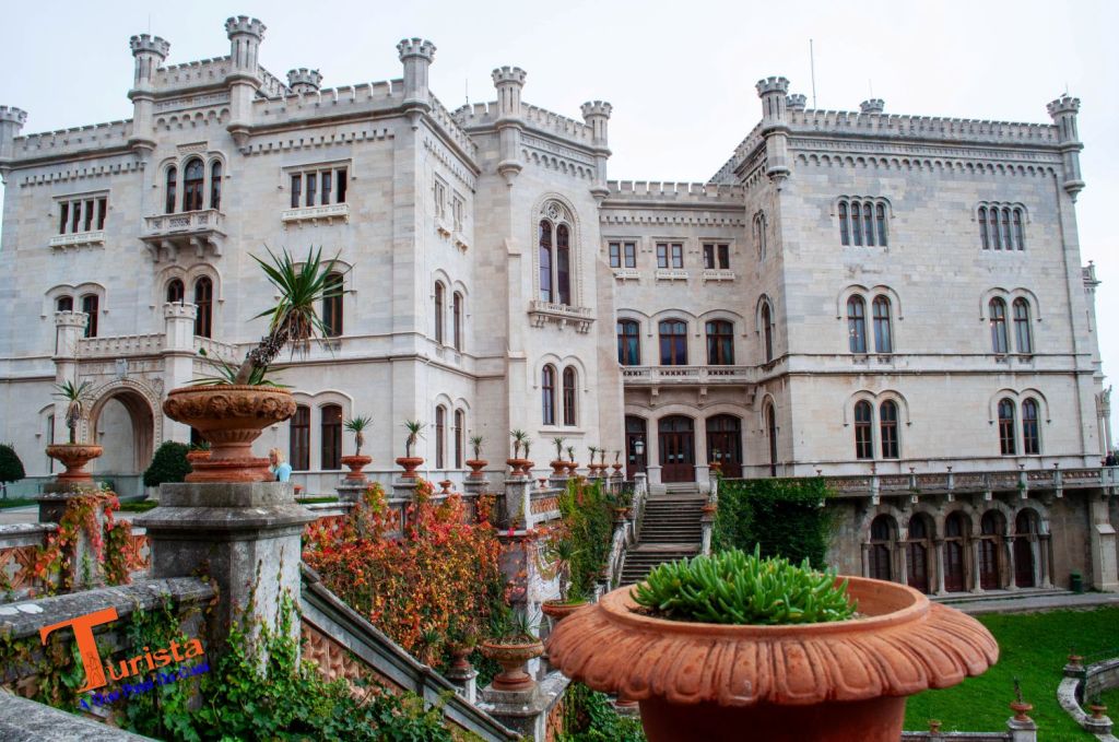 Trieste, Castello di Miramare - Turista A Due Passi Da Casa