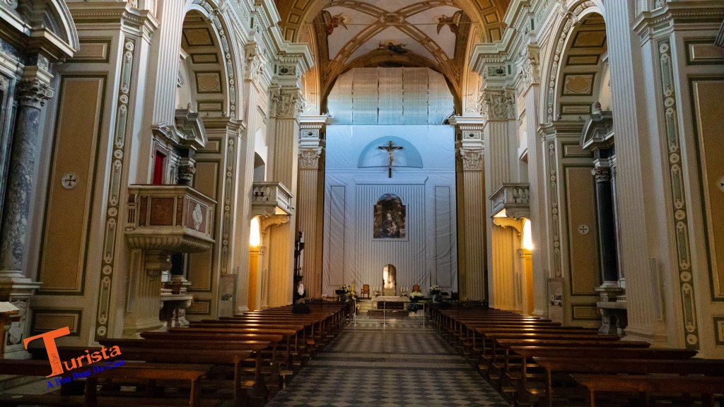 Massa, Cattedrale Ss Pietro e Francesco, interno - Turista A Due Passi Da Casa