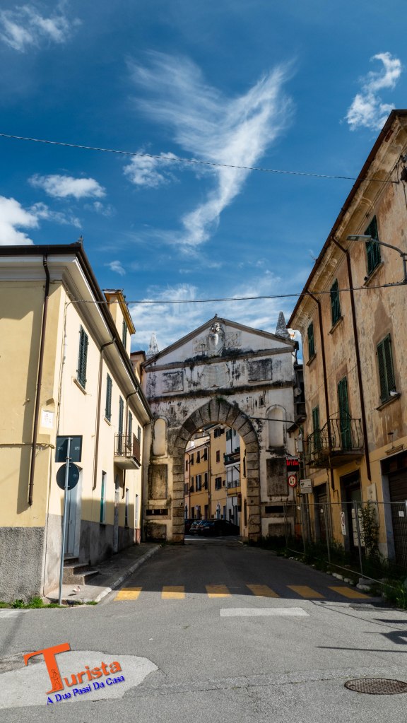 Massa, porta Martana- Turista A Due Passi Da Casa