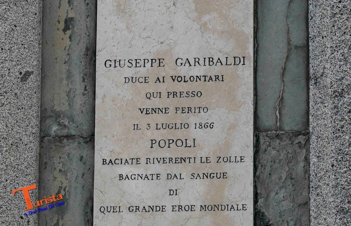 Sacrario Monte Suello, lapide a Garibaldi - Turista A Due Passi Da Casa