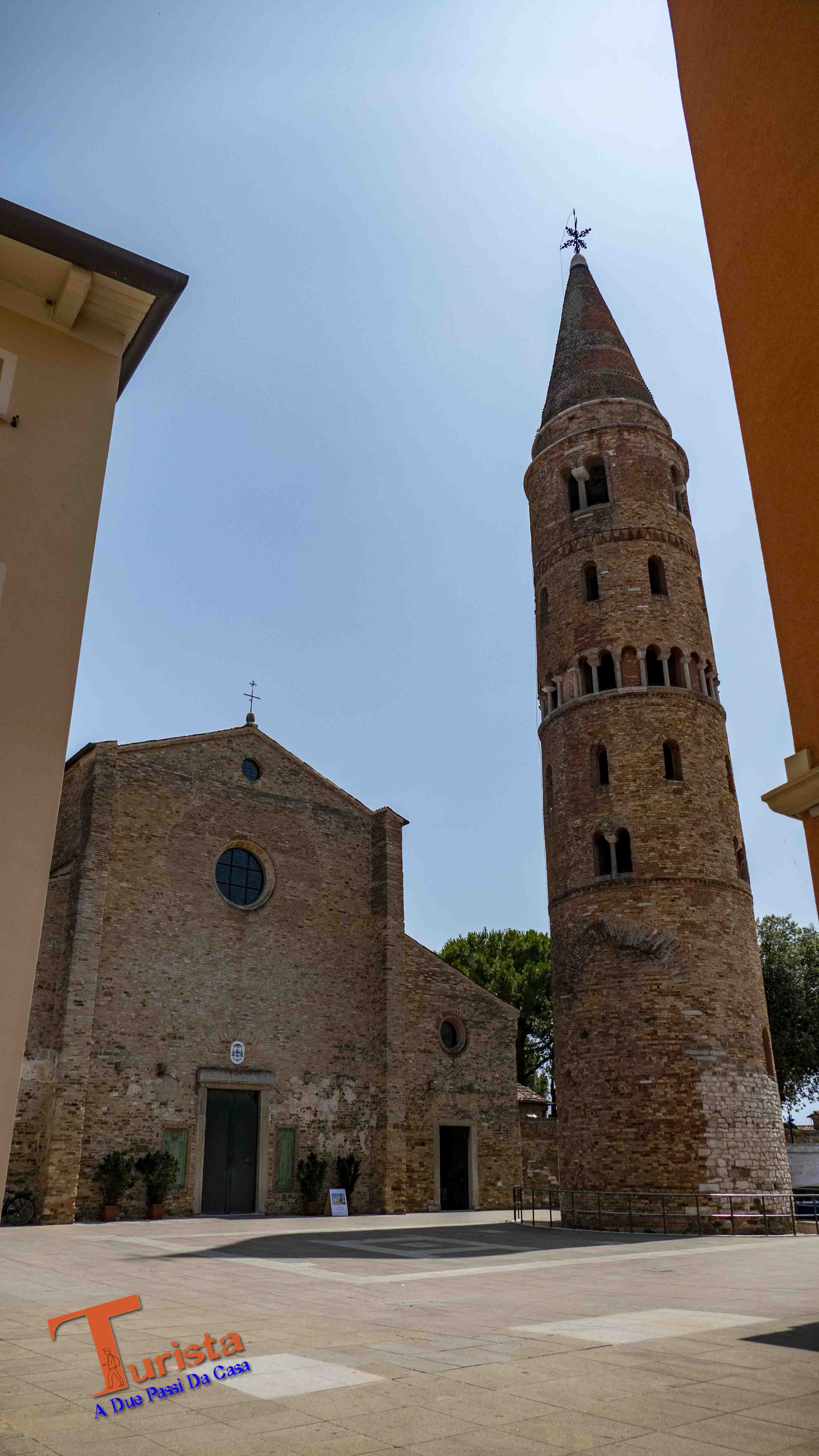 Duomo di Santo Stefano e Campanile cilindrico a Caorle - Turista A Due Passi Da Casa