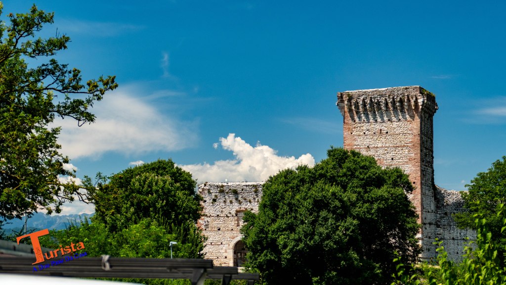 Montecchio Maggiore, Castello della Villa detto di Romeo 02 - Turista A Due Passi Da Casa