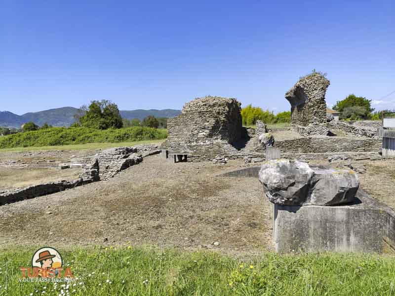 La zona del Tempio di Luna all'Area Archeologica di Luni - Turista A Due Passi Da Casa
