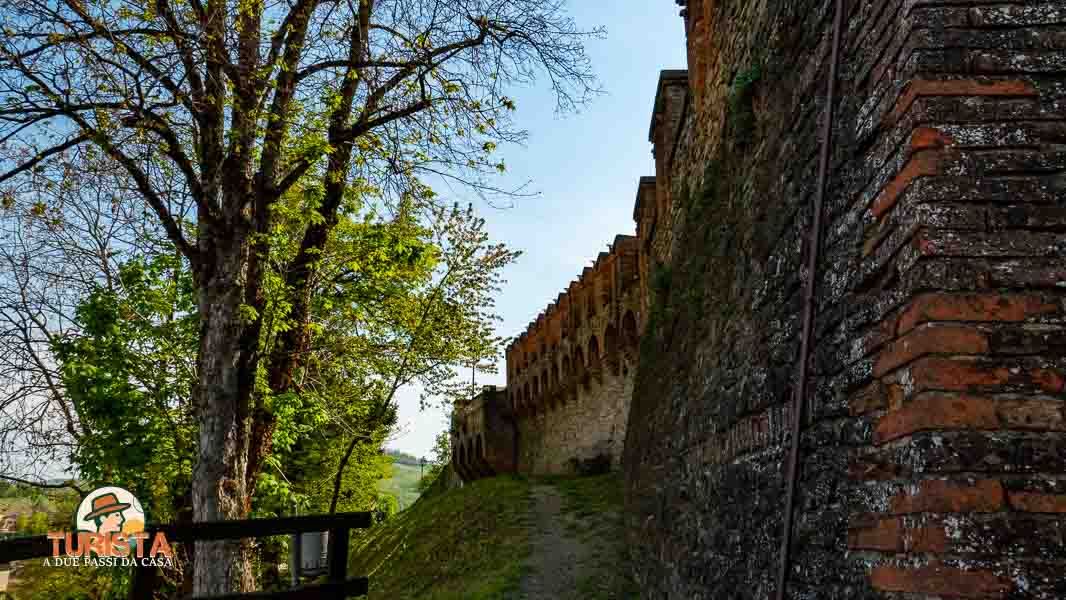 Le mura di Castelvetro di Modena - Turista A Due Passi Da Casa