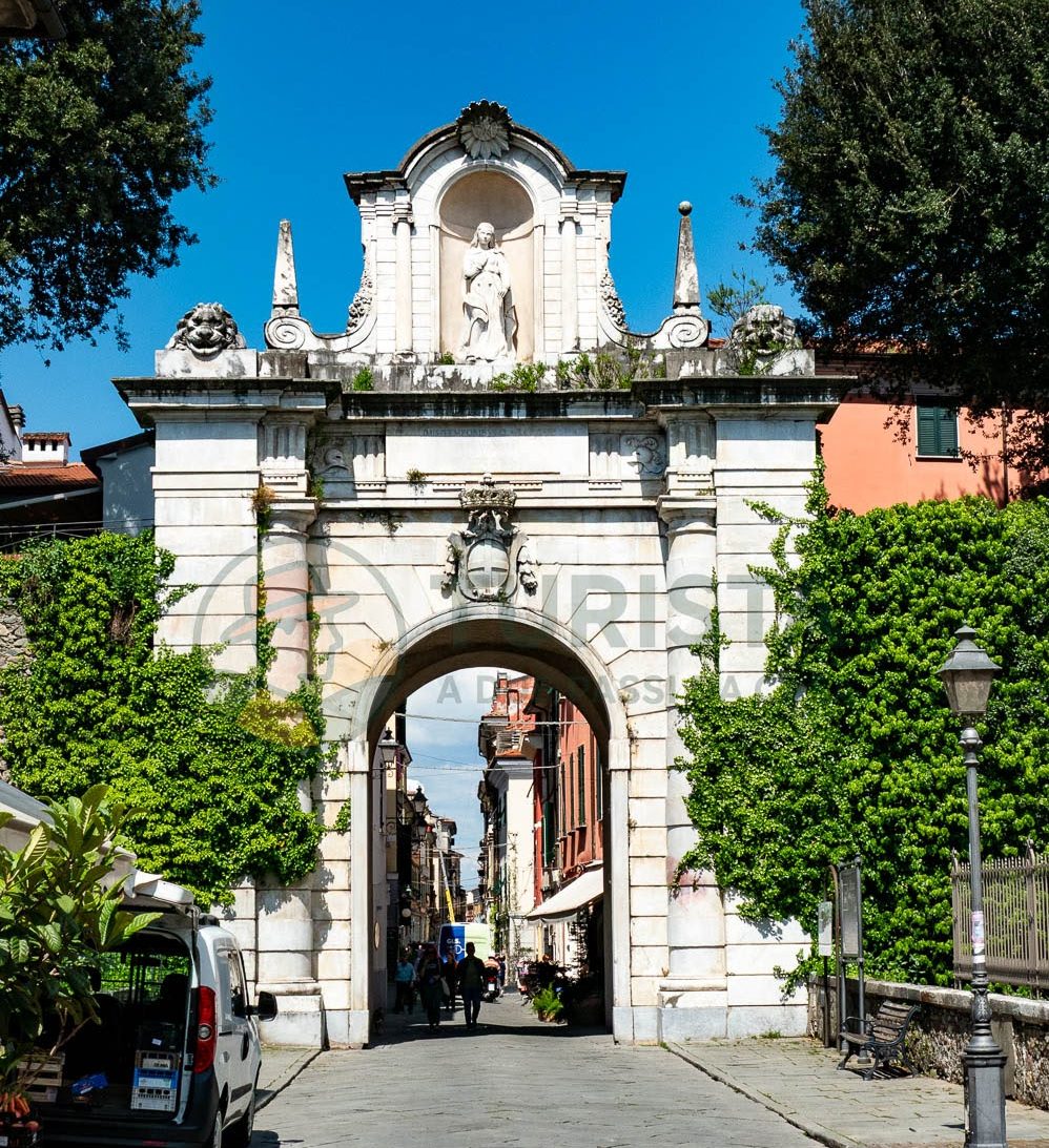 Porta Romana a Sarzana - Turista A Due Passi Da Casa