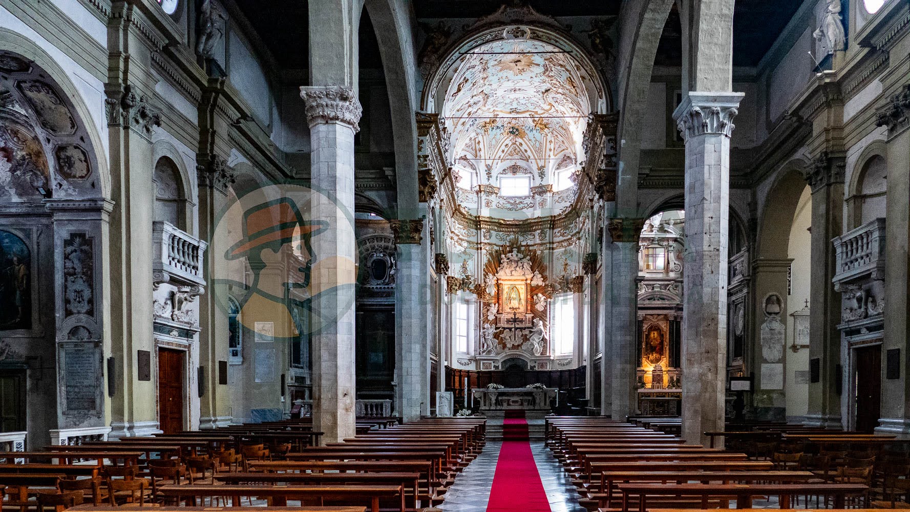 Interno della Cattedrale di santa Maria Assunta a Sarzana - Turista A Due Passi Da Casa